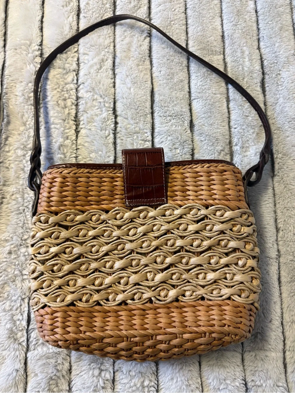 Brighton Woven Straw Shoulder Bag in Brown and Tan with Heart Accent - Picture 2 of 7
